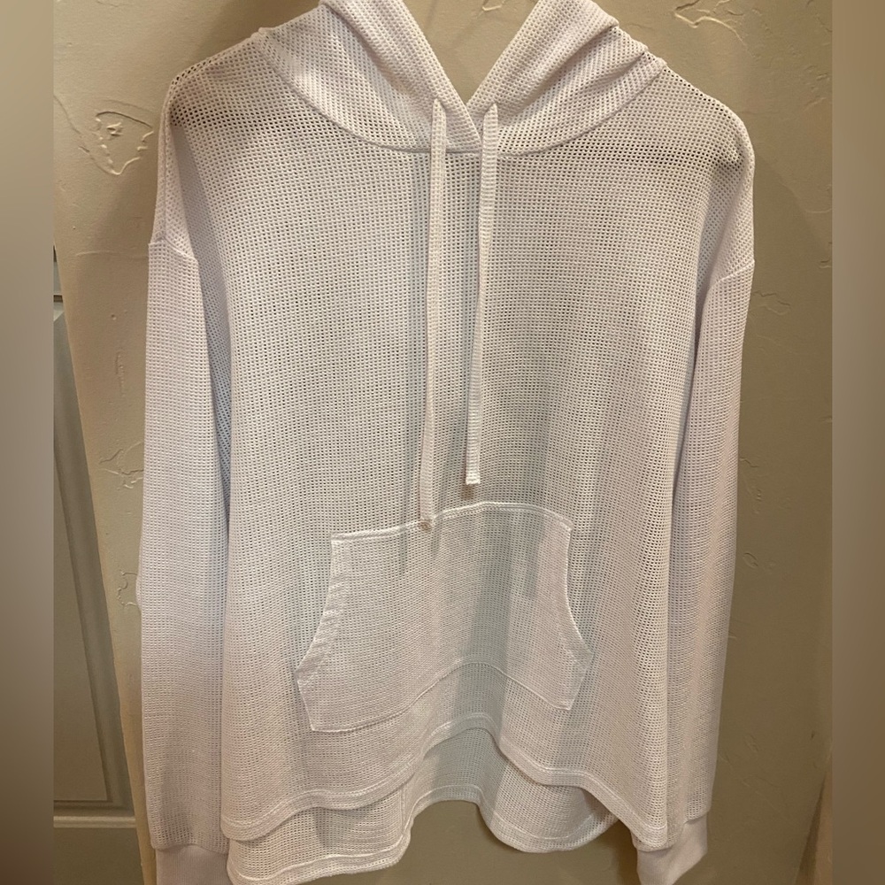 SPRING/SUMMER-READY: ZELLA Women’s Light-Weight Hoodie (Like New!)